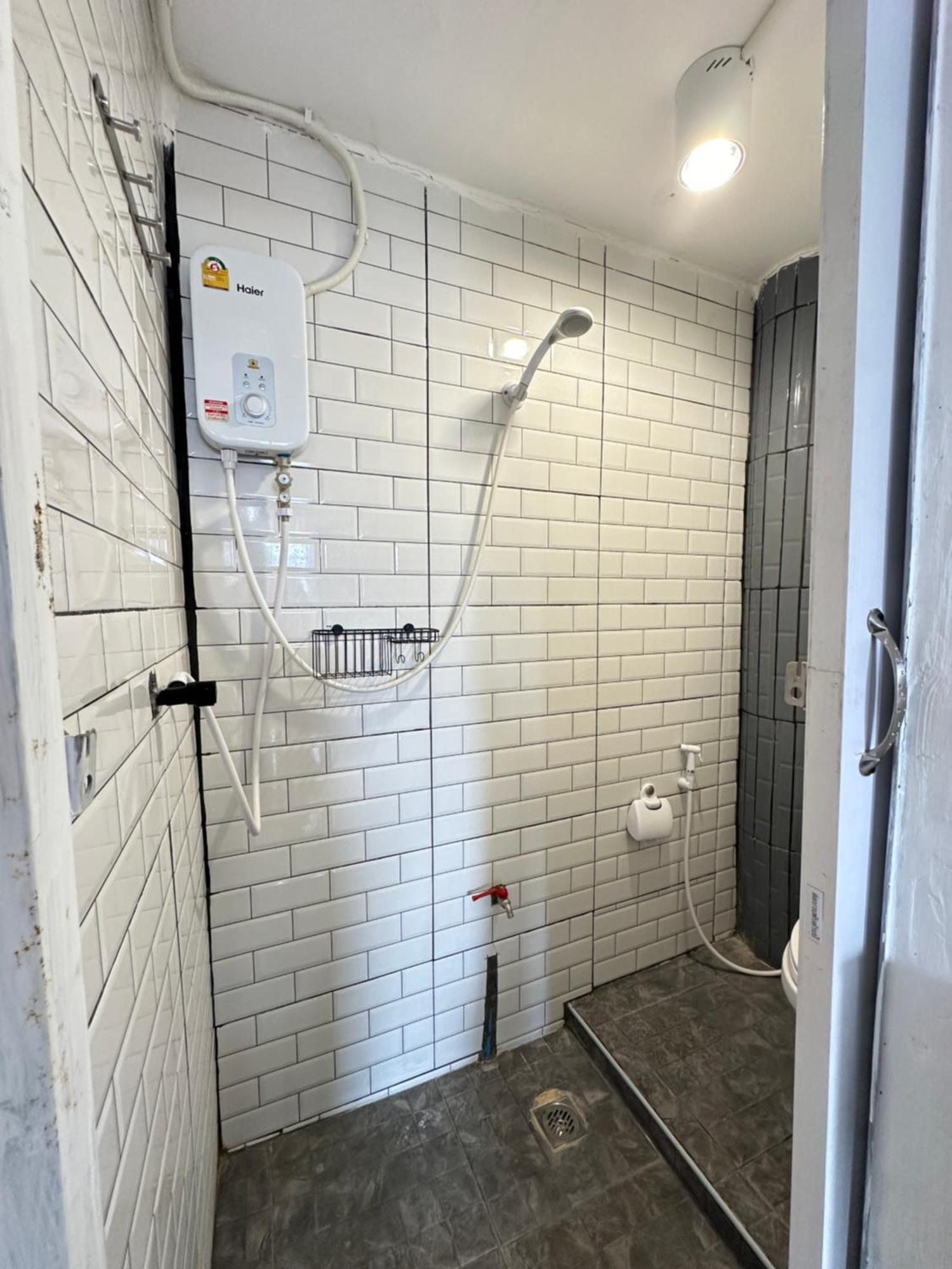 Chubby 9 Single Room Bangkok Exterior foto
